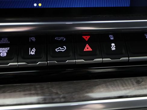 Used 2025 Chevrolet Silverado 3500 LTZ image 27