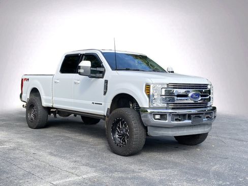 Used 2018 Ford F250 Lariat w/ Lariat Ultimate Package AWD/4WD image 2