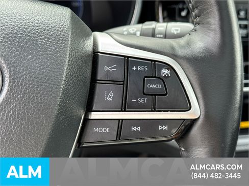 Used 2024 Toyota Highlander Limited image 32