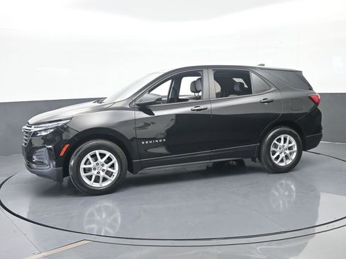 Used 2024 Chevrolet Equinox LS FWD image 2