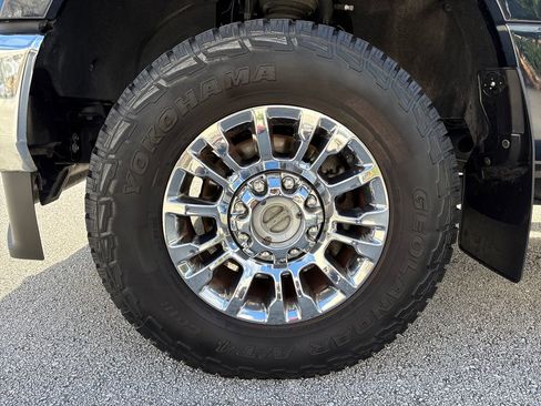 Certified 2021 Ford F250 XLT w/ XLT Premium Package AWD/4WD image 14