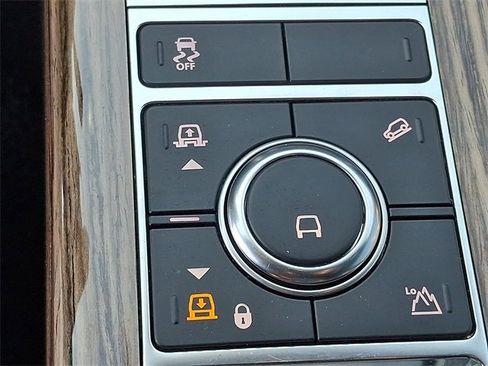 Used 2018 Land Rover Range Rover HSE image 20