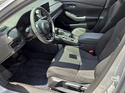 Used 2025 Honda Accord LX image 9