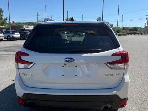 Used 2024 Subaru Forester Premium AWD/4WD image 6