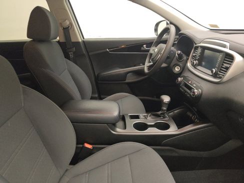 Used 2019 Kia Sorento AWD V6 image 21