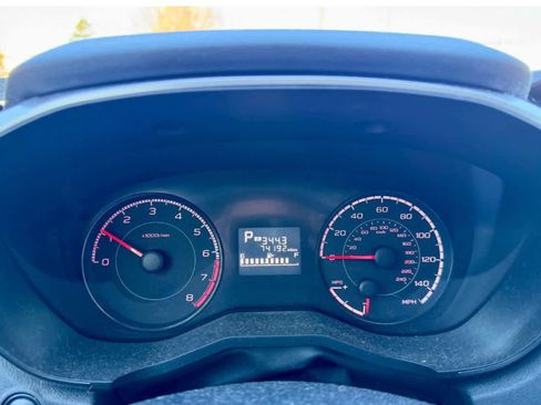 Used 2019 Subaru Crosstrek 2.0i Premium w/ Moonroof Package image 23