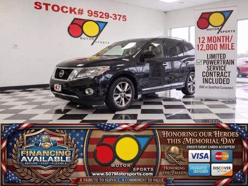 Used 2014 Nissan Pathfinder Platinum FWD image 1