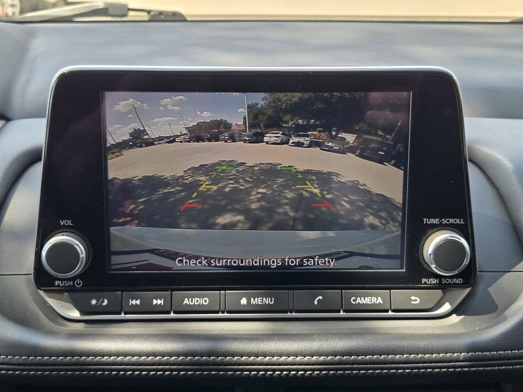 Used 2024 Nissan Rogue S FWD image 14