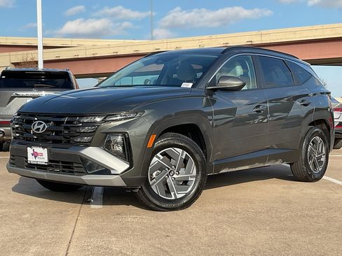 Used 2025 Hyundai Tucson Blue image 2