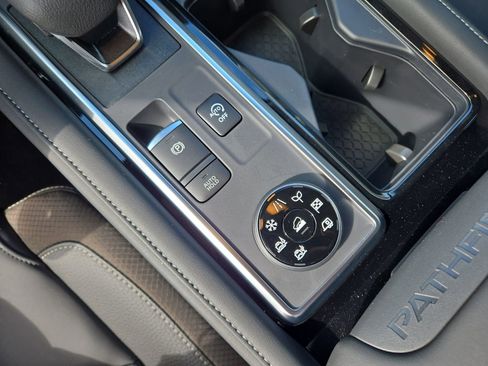 New 2026 Nissan Pathfinder SL AWD/4WD image 28