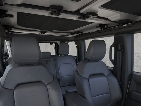 New 2025 Ford Bronco Badlands image 12