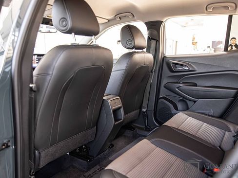 Used 2025 Chevrolet Trax LT w/ Driver Confidence Package FWD image 31