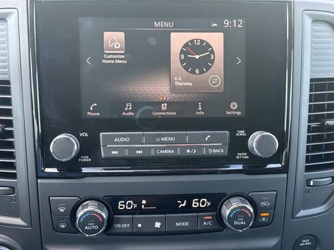 Used 2024 Nissan Titan SV w/ SV Convenience Package RWD image 31