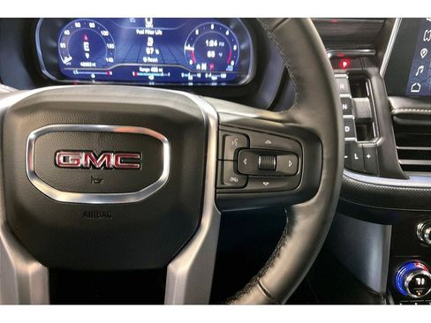 Used 2024 GMC Yukon SLT w/ SLT Luxury Package AWD/4WD image 21