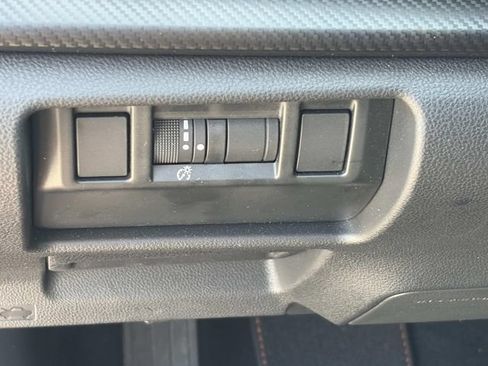 Used 2025 Subaru Crosstrek 2.5i Premium AWD/4WD image 19
