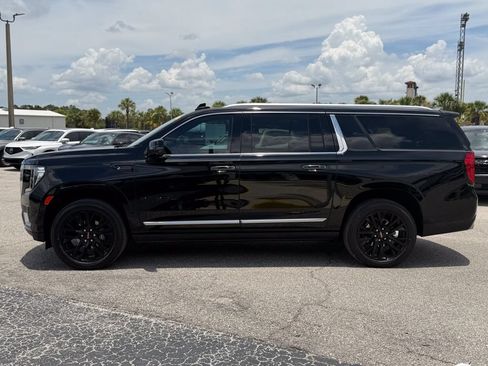 Used 2024 GMC Yukon XL Denali w/ Denali Reserve Package AWD/4WD image 7
