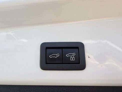 Used 2024 Toyota Corolla Cross XLE w/ Convenience Package AWD/4WD image 9