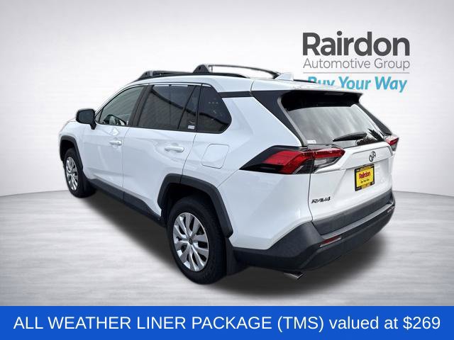 Used 2021 Toyota RAV4 LE FWD image 3