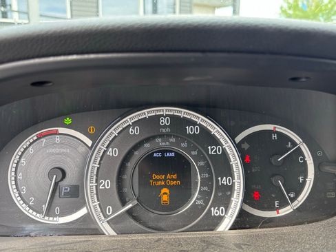 Used 2017 Honda Accord EX-L image 8