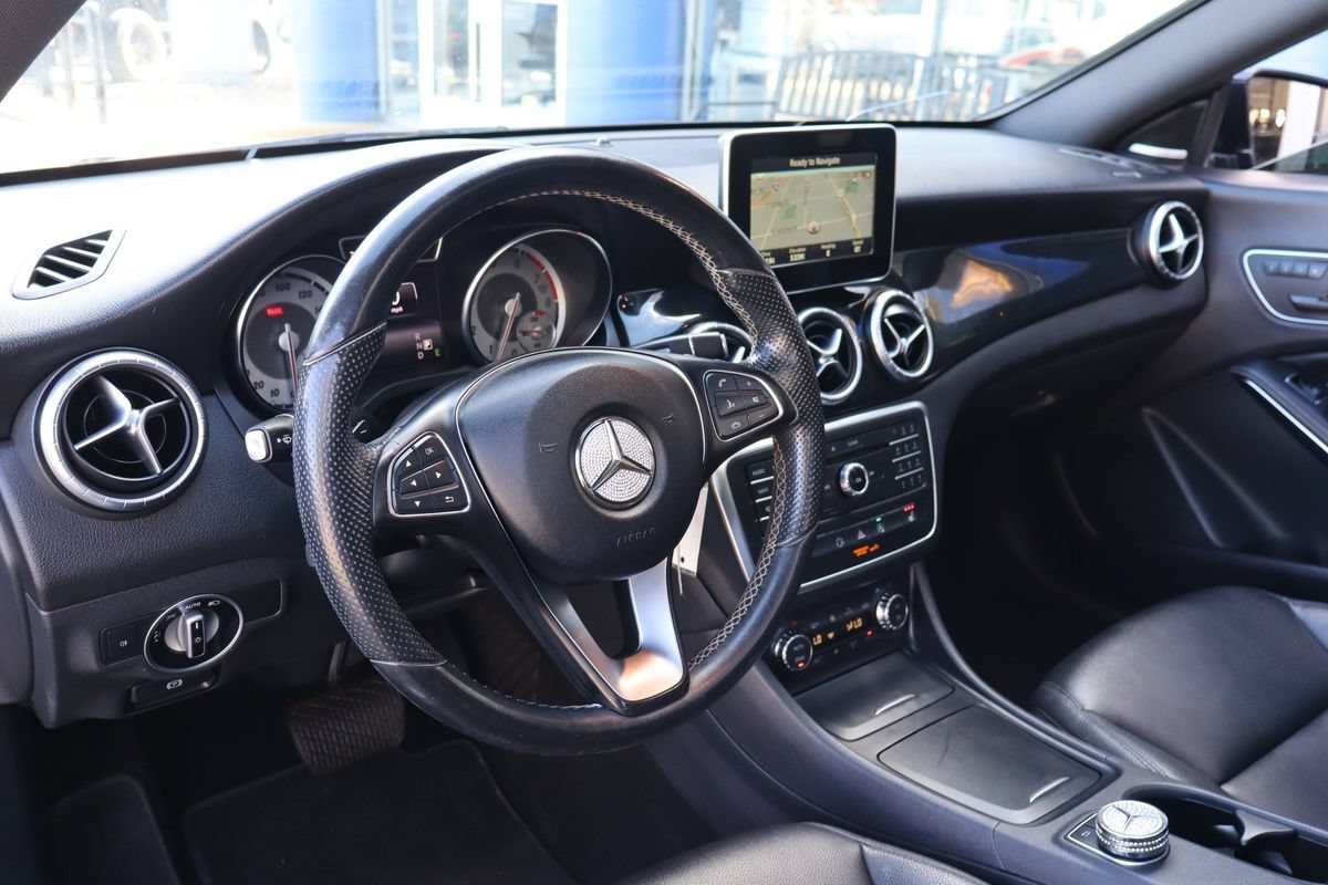 Used 2015 Mercedes-Benz CLA 250 4MATIC image 9