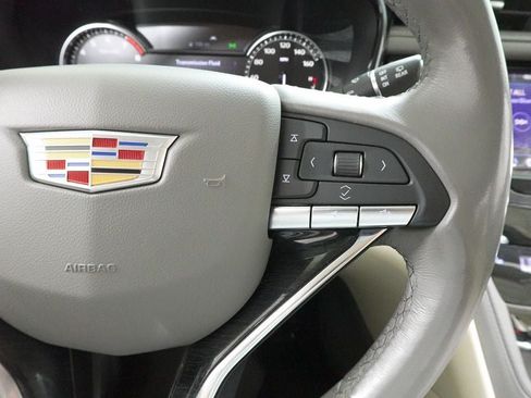 Used 2021 Cadillac XT6 Premium Luxury FWD image 16