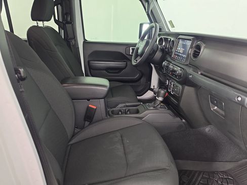 Used 2023 Jeep Gladiator Sport AWD/4WD image 42