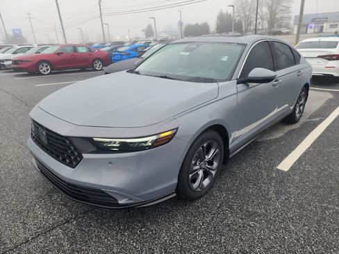 New 2025 Honda Accord EX-L image 2