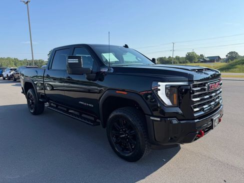 Used 2025 GMC Sierra 2500 AT4 AWD/4WD image 1