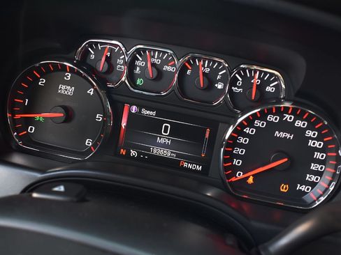 Used 2015 GMC Sierra 1500 SLE w/ SLE Value Package AWD/4WD image 11
