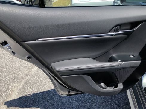 Used 2019 Toyota Camry XSE image 19