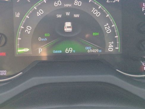 Used 2019 Toyota RAV4 Limited image 29