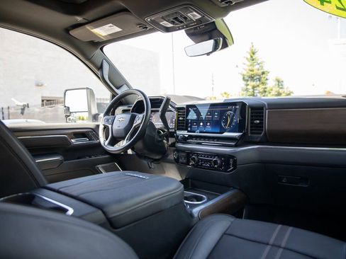 Used 2024 Chevrolet Silverado 2500 High Country w/ High Country Premium Package AWD/4WD image 21