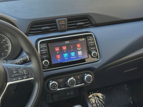 Used 2025 Nissan Versa SV image 17