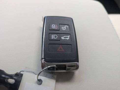 New 2026 Land Rover Range Rover SE AWD/4WD image 33