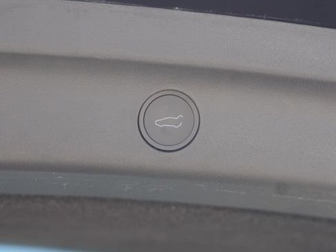 Used 2023 Tesla Model Y Long Range AWD/4WD image 23