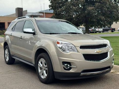 Used 2011 Chevrolet Equinox LT w/ Chrome Appearance Package AWD/4WD image 1