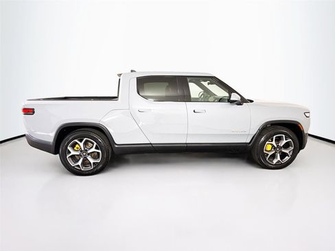 Used 2022 Rivian R1T Adventure image 24