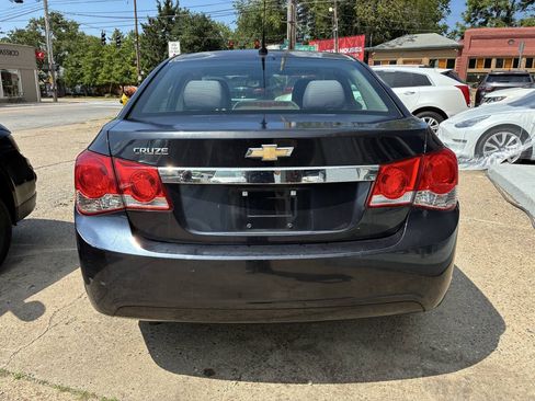 Used 2013 Chevrolet Cruze LS FWD image 4