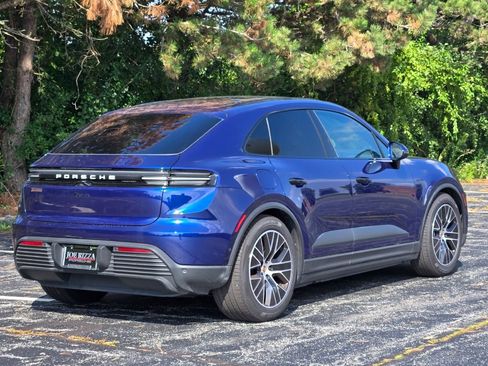 Certified 2025 Porsche Macan Electric image 7