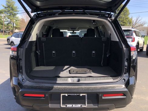 New 2026 Nissan Pathfinder SV image 17