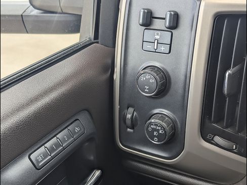 Used 2015 GMC Sierra 2500 Denali w/ Duramax Plus Package AWD/4WD image 26
