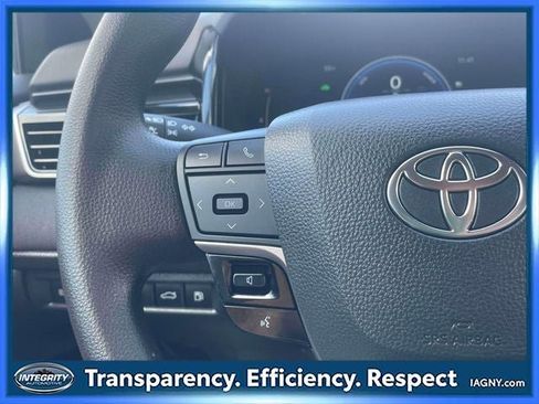 Used 2025 Toyota Camry LE w/ Convenience Package image 20