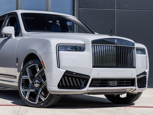 New 2026 Rolls-Royce Cullinan Black Badge image 8