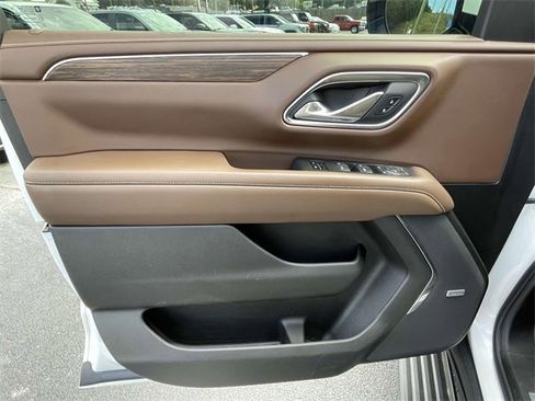 Certified 2023 Chevrolet Tahoe High Country w/ Premium Package 2 image 17