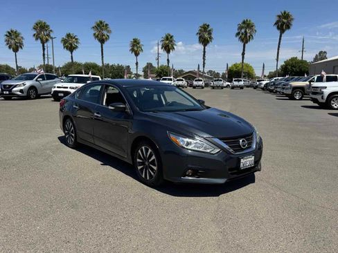 Used 2016 Nissan Altima 2.5 SL FWD image 2