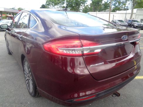 Used 2017 Ford Fusion SE FWD image 17