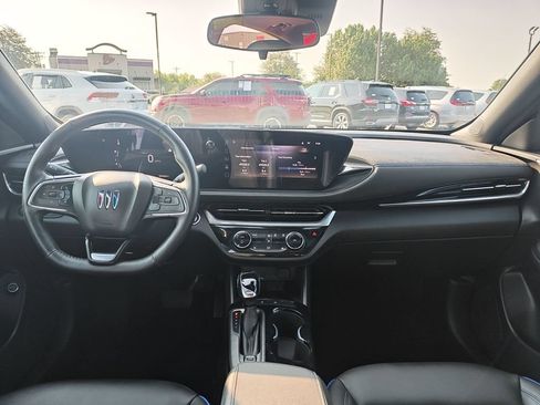 Used 2024 Buick Envista Sport Touring w/ Experience Buick Package FWD image 15