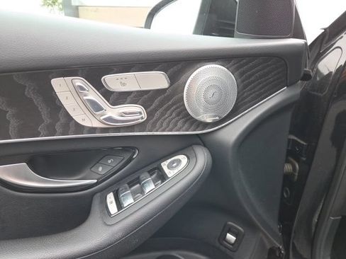 Used 2017 Mercedes-Benz GLC 300 4MATIC image 6