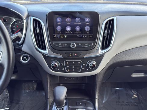 Used 2024 Chevrolet Equinox LT image 43