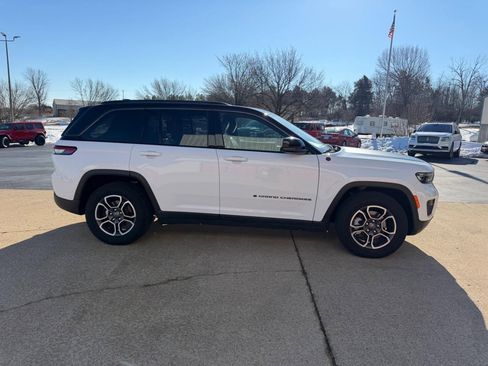 Used 2022 Jeep Grand Cherokee Trailhawk image 2